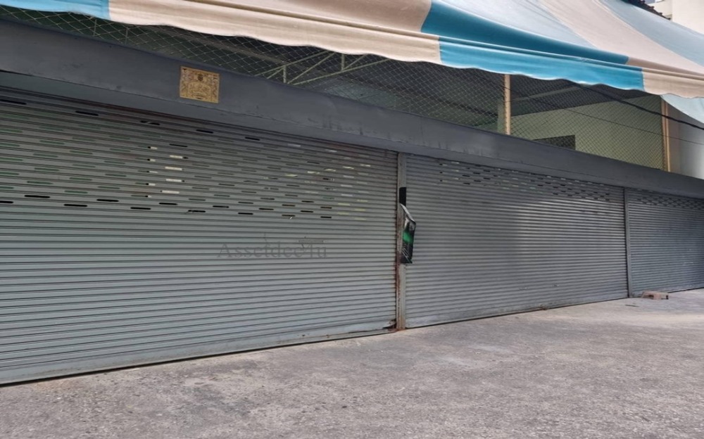 For RentWarehouseRama9, Petchburi, RCA : Warehouse with cool rooms in the heart of the city Warehouse near the AW462 Expressway. Warehouse for rent in Din Daeng area. There is a cold storage room. Near Vibhavadi Road