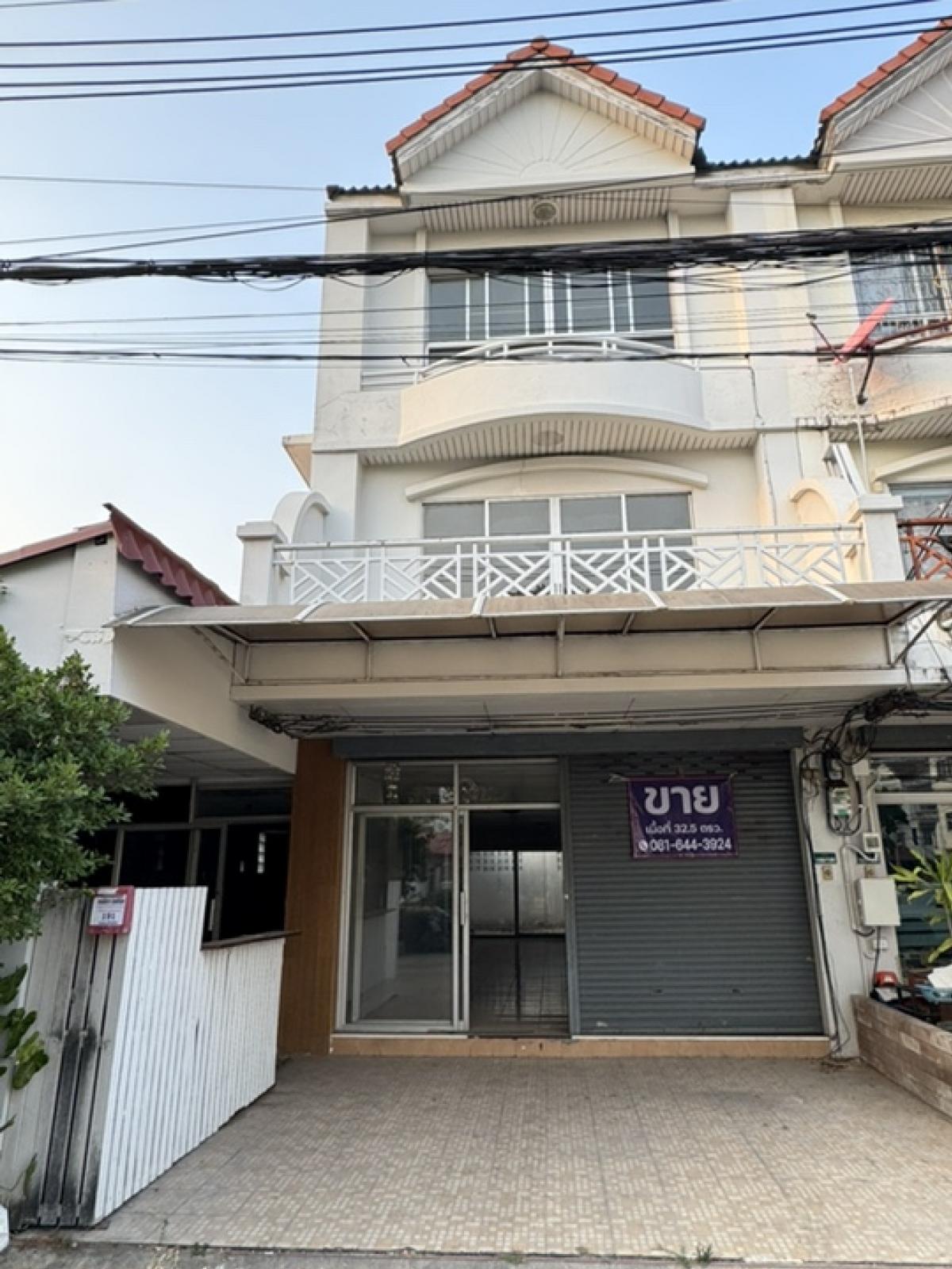 ขายอาคารพาณิชย์นนทบุรี บางใหญ่ บางบัวทอง : ขายอาคารพาณิชย์ 3 ชั้น 42.5 ตรว.  ใกล้บิ๊กซีท่าอิฐ (เจ้าของ) 📞0816443924