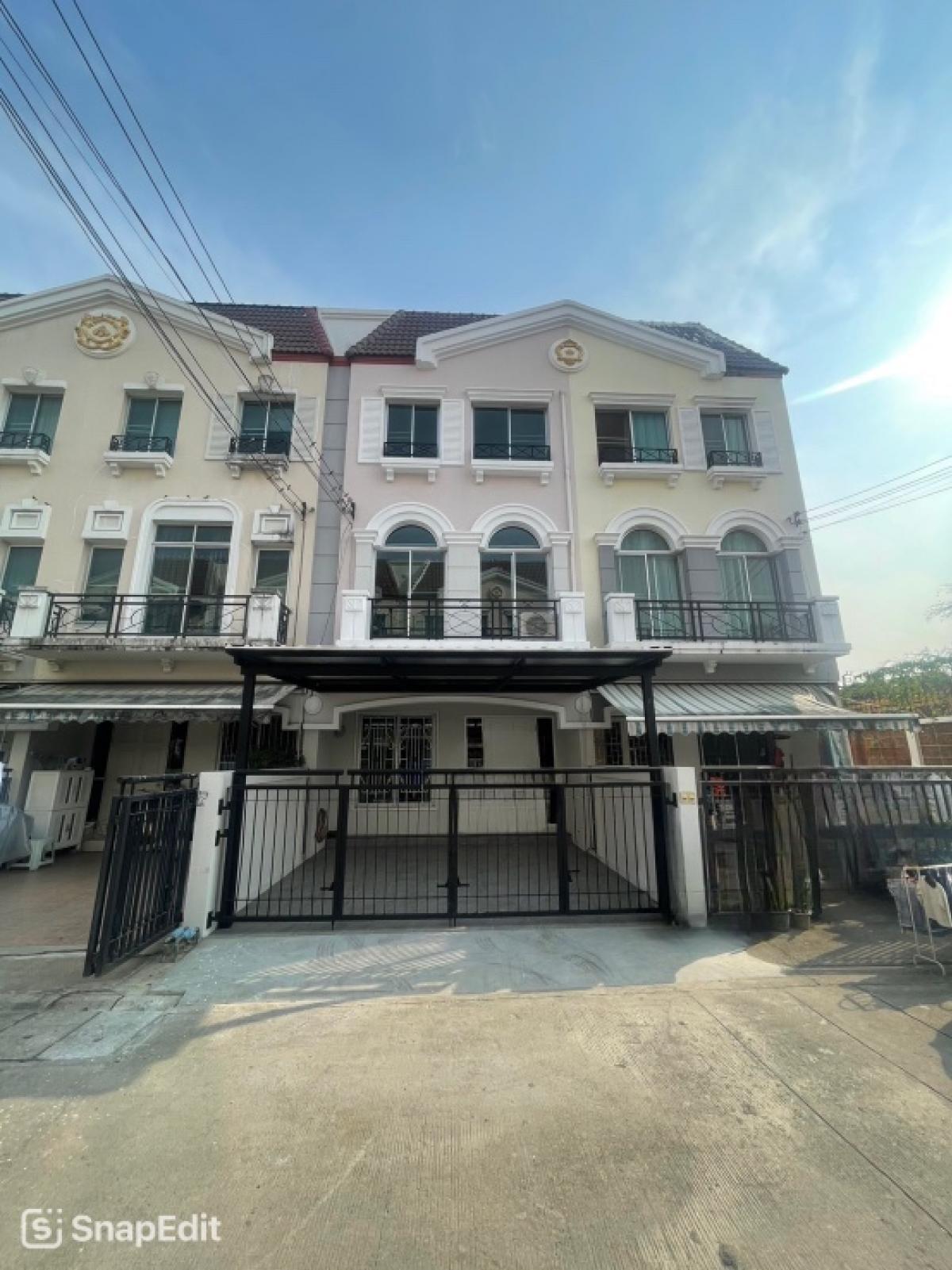 For RentTownhomeKaset Nawamin,Ladplakao : House for rent in the middle of Swiss Town, Kaset Prasertmanukit 25, fully furnished