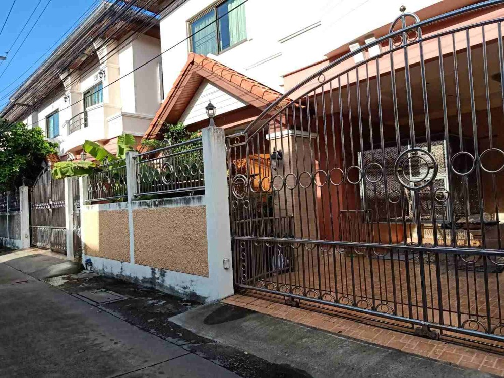 For SaleHouseOnnut, Udomsuk : For sale: 2-storey detached house, Sukhumvit 93, size 36.6 square wah, 5 bedrooms, 3 bathrooms, BTS Bang Chak