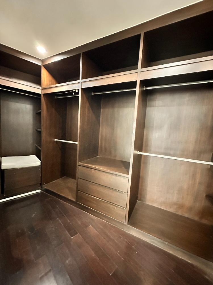 ให้เช่าคอนโดวงเวียนใหญ่ เจริญนคร : ชั้นสูง วิวสวย เช่า 3 ห้องนอน 3 ห้องน้ำ Triplex วอเตอร์มาร์ค เจ้าพระยา ริเวอร์ Watermark Chaophraya River