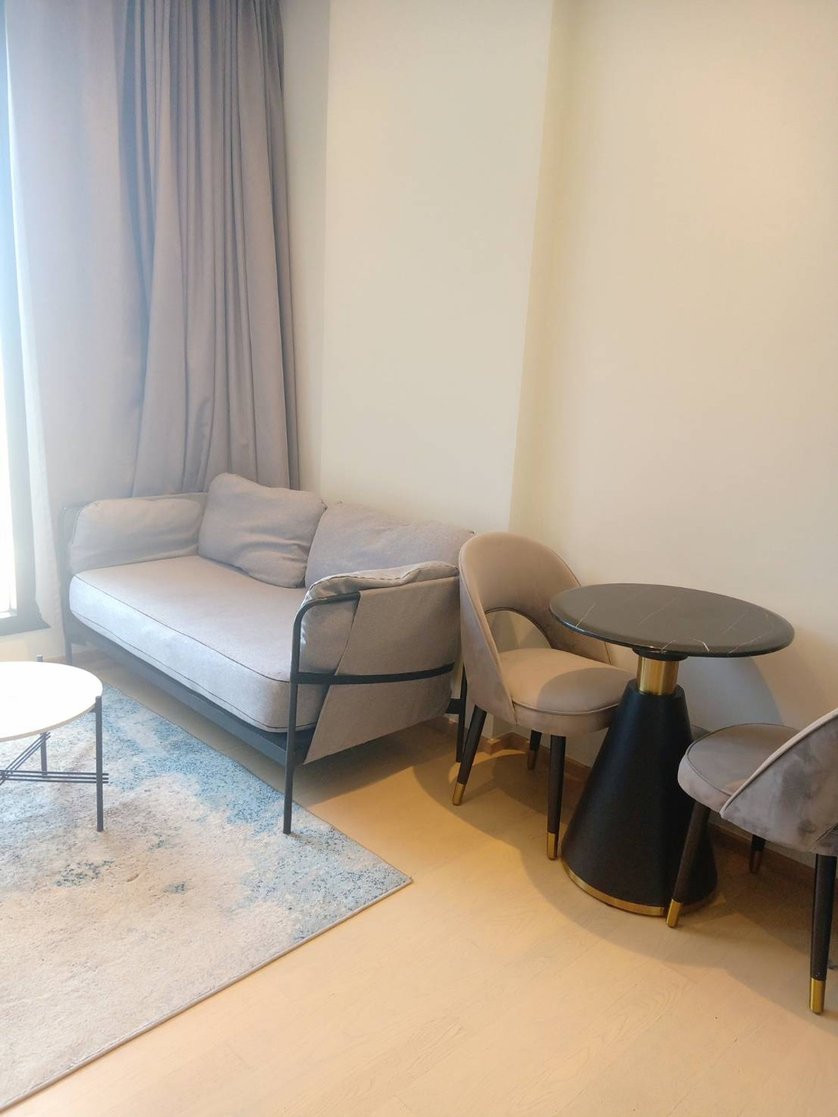 ให้เช่าคอนโดพระราม 9 เพชรบุรีตัดใหม่ RCA : Condo:Ashton asoke Rama 9  Floor : Size :38 SQM ชั้น 37 Type : 1bedroom 1Bathroom 