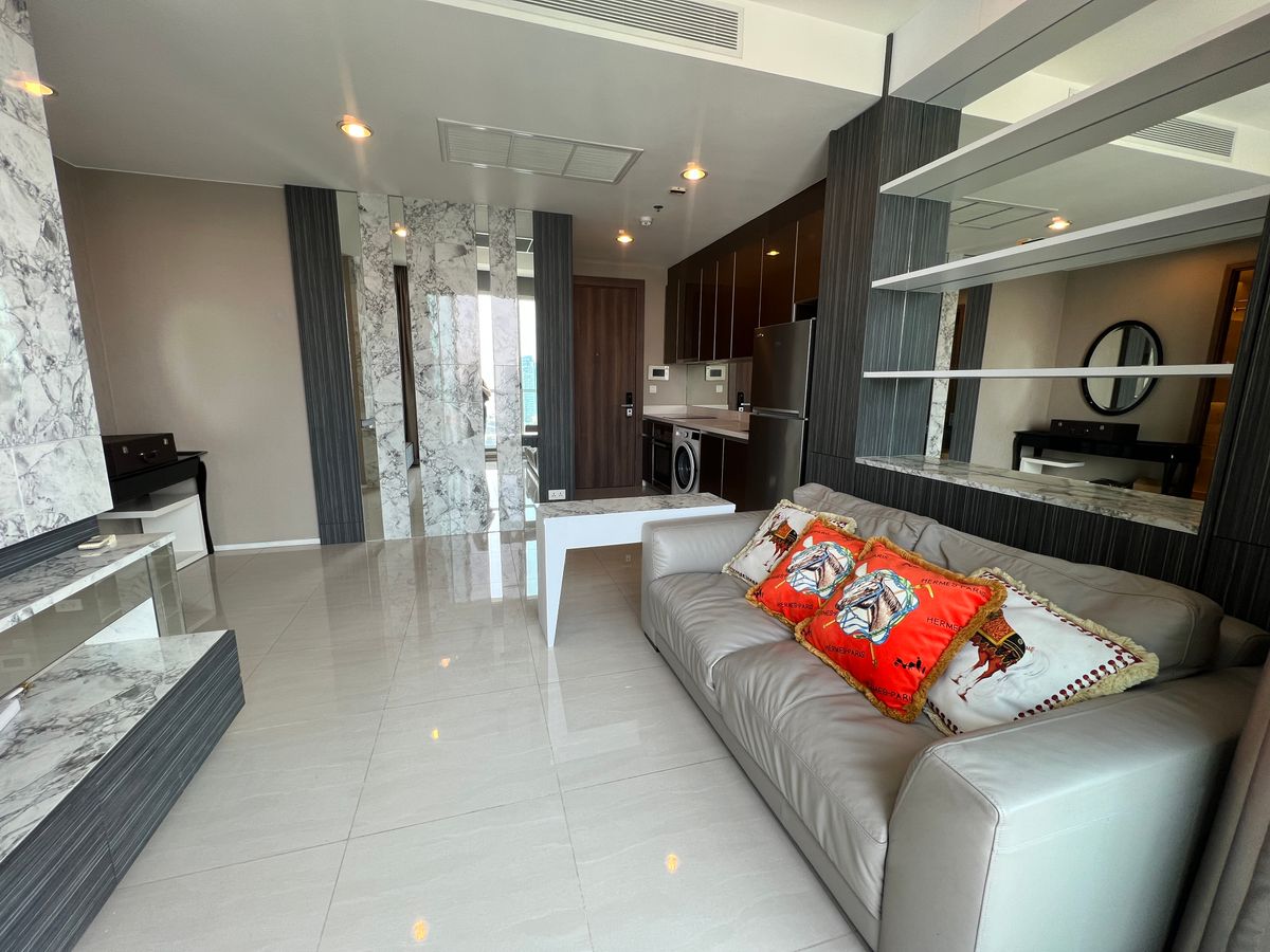 ให้เช่าคอนโดสาทร นราธิวาส : RC010625 Condo for rent, Maenam Residence, Chao Phraya River view Near BTS Saphan Taksin