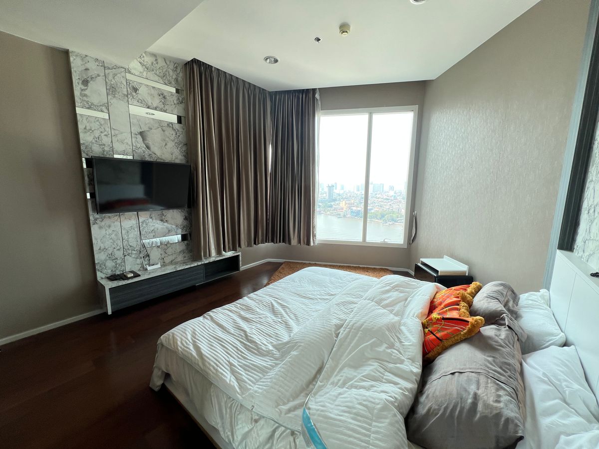 ให้เช่าคอนโดสาทร นราธิวาส : RC010625 Condo for rent, Maenam Residence, Chao Phraya River view Near BTS Saphan Taksin