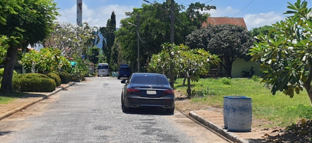 ขายที่ดินระยอง : ขายด่วนที่ดินเปล่า ม.เอกเขนก หาดแม่รำพึง  ต.ตะพง อ.เมือง จ.ระยอง