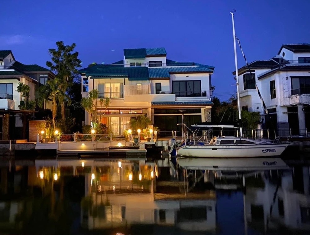 ขายบ้านพัทยา บางแสน ชลบุรี สัตหีบ : ขายบ้านสวยในโครงการ ราคาพิเศษ มีที่จอดเรือหน้าบ้าน  Jomtien Yacht Club เมืองพัทยา