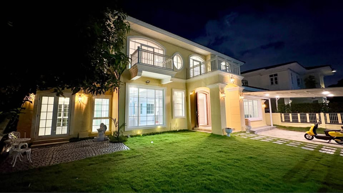 ให้เช่าบ้านลาดกระบัง สุวรรณภูมิ : ให้เช่าบ้านเดี่ยวตกแต่งสวยหรู โกลเด้นนครา อ่อนนุช65 แอร์เฟอร์นิเจอร์ครบ มี3นอน4น้ำ2ห้องอเนกประสงค์ ราคาเช่า85,000บาท