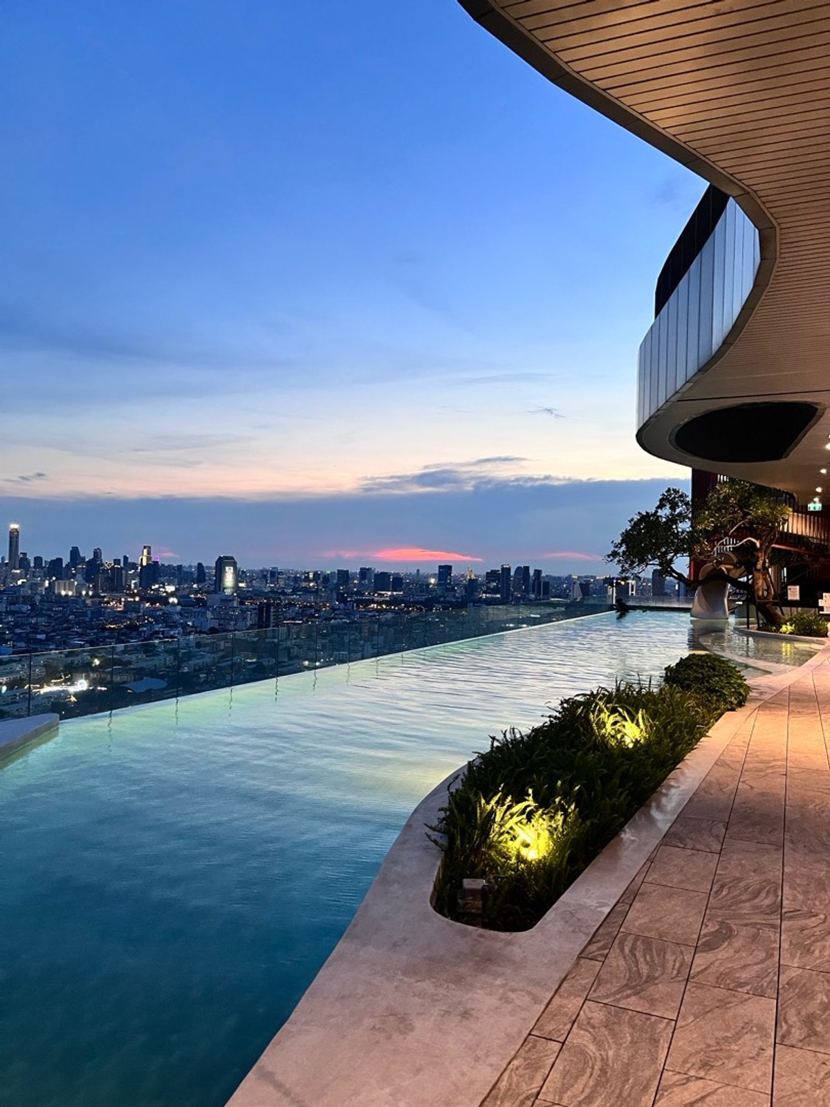 For RentCondoRatchadapisek, Huaikwang, Suttisan : 🔥XT huaikwang 1 bedroom, 1 bathroom, very beautiful This price is hard to find. Clost to MRT, Book now 🔥