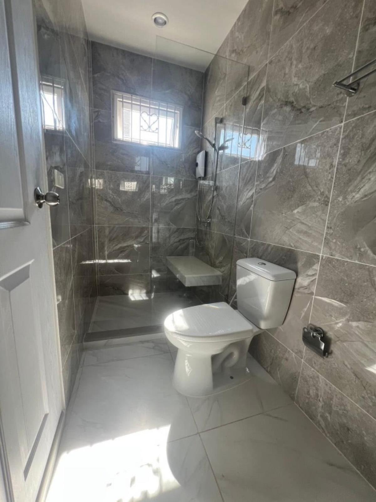 For RentHouseBangna, Bearing, Lasalle : 📢👇 Single-story detached house, huge size of usable area and land, suitable for big family or home office , price includes gardening once a month, near Mega Bangna and many international schools