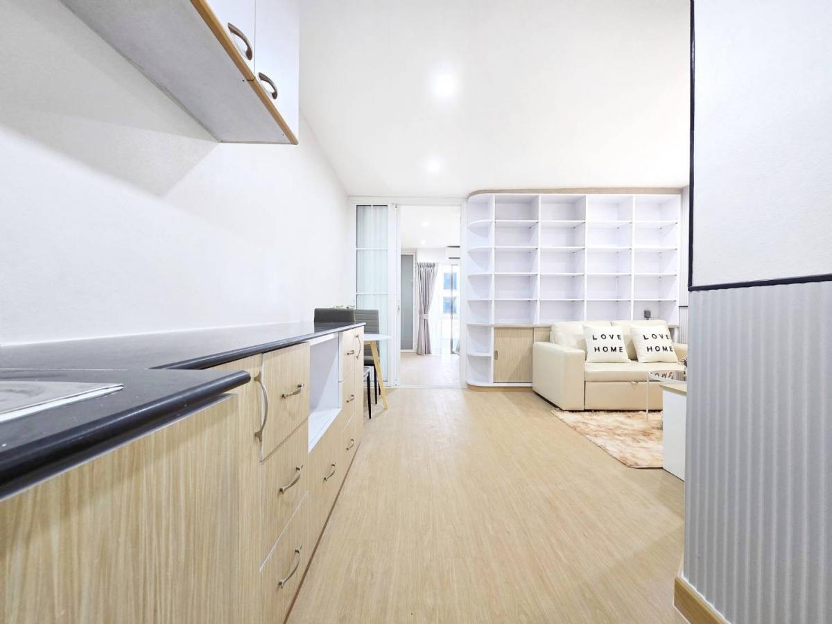 ขายคอนโดรามคำแหง หัวหมาก : 🤩ห้องสวย ฟังก์ชันครบ พื้นที่จัดเต็ม เหมาะสำหรับคนของเยอะ ไม่ว่าจะเสื้อผ้า รองเท้า หรือของใช้ บอกเลย ตู้เสื้อผ้า 3 ตู้ เก็บหมด! 🏡 บดินทร์ สวีท โฮม (Bodin Suite Home)