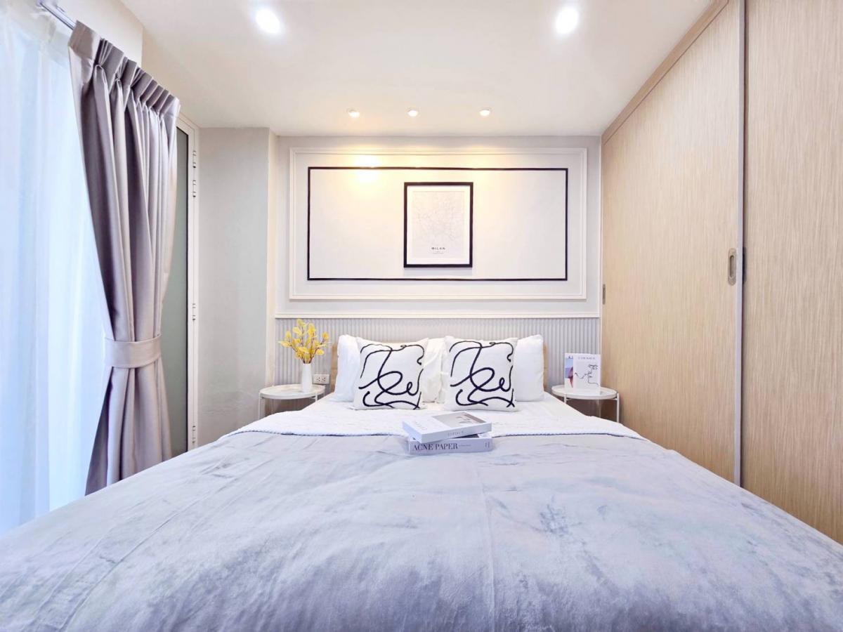 ขายคอนโดรามคำแหง หัวหมาก : 🤩ห้องสวย ฟังก์ชันครบ พื้นที่จัดเต็ม เหมาะสำหรับคนของเยอะ ไม่ว่าจะเสื้อผ้า รองเท้า หรือของใช้ บอกเลย ตู้เสื้อผ้า 3 ตู้ เก็บหมด! 🏡 บดินทร์ สวีท โฮม (Bodin Suite Home)