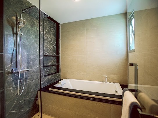 ให้เช่าบ้านบางนา แบริ่ง ลาซาล : ให้เช่าบ้านเดี่ยวสุดหรูที่แกรนด์ บางกอก บูเลอวาร์ด สุขุมวิท - ศรีนครินทร์,  สไตล์ยุโรป, ตกแต่งสวย เฟอร์นิเจอร์ครบ ใกล้ทางด่วน ใกล้โรงเรียน ใกล้ BTS แบริ่ง