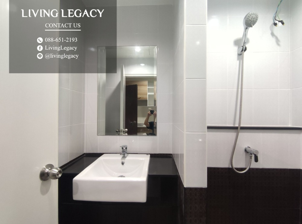 For RentCondoPattanakan, Srinakarin : LU04VFUM Condo for rent Asakan Place Srinakarindra 29 sq m. 21st floor line id : @livinglegacy
