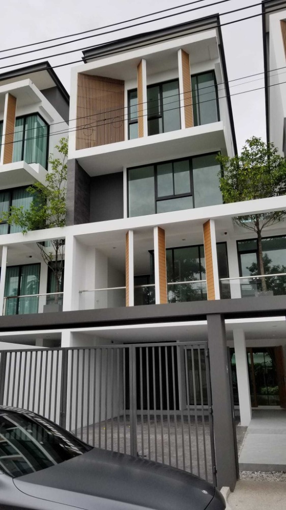 ขายโฮมออฟฟิศโชคชัย4 ลาดพร้าว71 : ขายโฮมออฟฟิต  3.5 ชั้น  ใจกลางลาดพร้าว-โชคชัย4