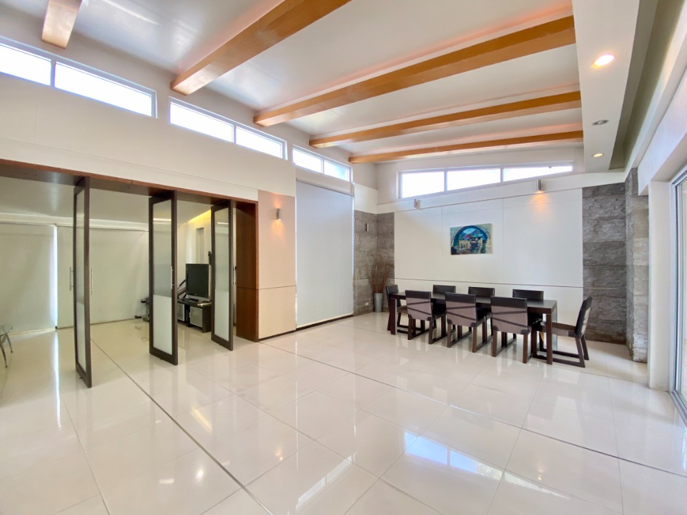 For SaleHousePathum Thani,Rangsit, Thammasat : 🔥Selling a 2-storey detached house, 223 sq m, with a garden behind the house (Sarin Park Rangsit-Khlong 5)