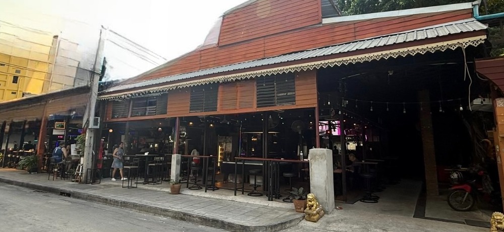 For RentRetail SpaceNana, North Nana,Sukhumvit13, Soi Nana : 🏬🎉#For rent, large space in the heart of Nana Location: Nana **💎 Rent 1,800.- baht / square meter 💎