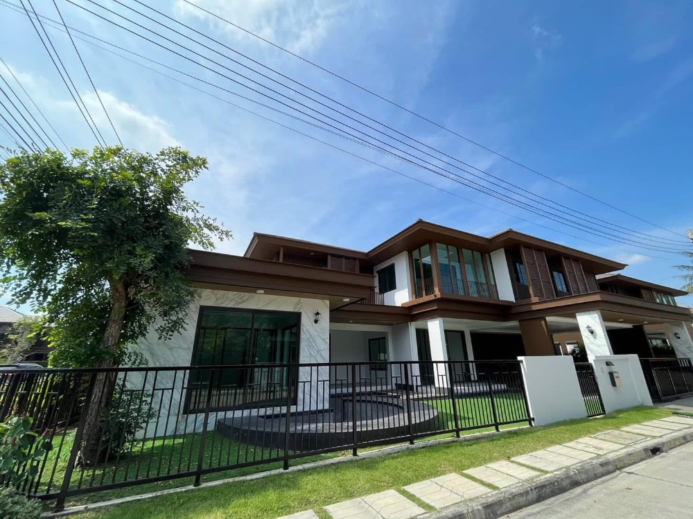 ขายบ้านพัฒนาการ ศรีนครินทร์ : ♦ Prime Location ♦ บ้านเดี่ยว 2 ชั้น 4 ห้องนอน | 99.00 ตร.ว. 400.00 ตร.ม. | ใกล้ บีคอร์น เฮาส์ แย้มสอาด พัฒนาการ 7 นาที, โรงเรียนเตรียมอุดมศึกษา พัฒนาการ 11 นาที, โรงพยาบาลวิภาราม 15 นาที