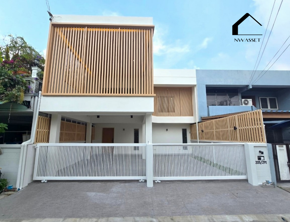 ขายทาวน์โฮมพัฒนาการ ศรีนครินทร์ : ขายทาวน์เฮ้าส์2ชั้น รีโนเวทใหม่ทั้งหลัง ใกล้ถนนพัฒนาการ800เมตร