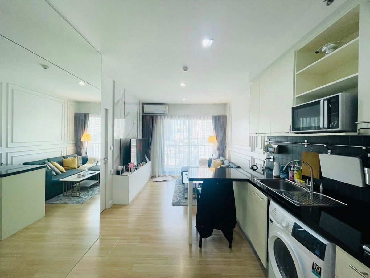 For RentCondoSathorn, Narathiwat : Condo for rent, Spacious one-bedroom suite with fre Wifi at the Seed Mingle Sathorn-Suanplu, near MRT Lumpini