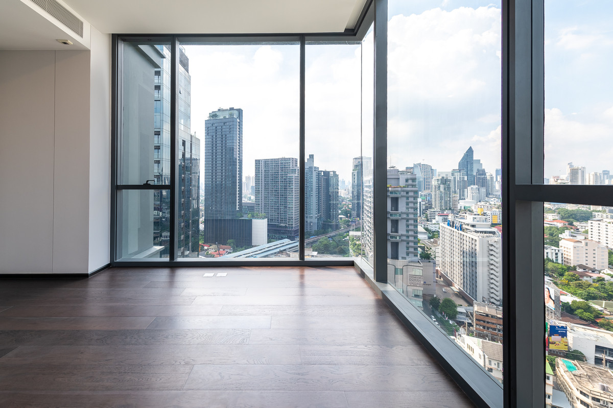 For SaleCondoSukhumvit, Asoke, Thonglor : For sale/rent LAVIQ Sukhumvit 57, luxury condo. In the heart of Sukhumvit, only 270 meters from BTS Thonglor.