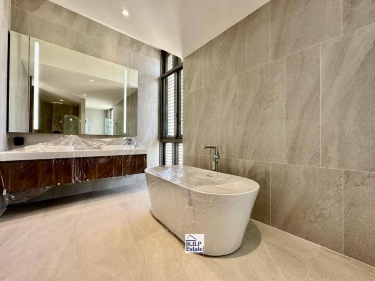 ขายบ้านสาทร นราธิวาส : 🏡 บ้านเดี่ยว 3 ชั้นพร้อมสระว่ายน้ำส่วนตัว ใกล้ นานาชาติ Shrewsbury แค่ 950 ม.