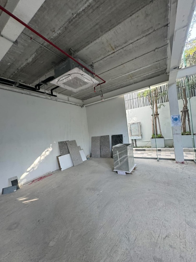 ให้เช่าร้านค้า/ตลาดนัดสุขุมวิท อโศก ทองหล่อ : พื้นที่ขนาด 175 ตรม. ใกล้ BTS พร้อมพงษ์ สำหรับธุรกิจร้านอาหาร