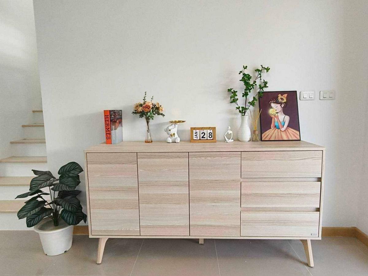 ขายทาวน์โฮมมีนบุรี-ร่มเกล้า : ขายทาวน์เฮ้าส์ 2 ชั้น หมู่บ้านพฤกษาวิลล์ 62/1 ถนนนิมิตรใหม่ ใกล้มีนบุรี หทัยราษฎร์ เลียบคลองสอง  ลำลูกกา สายไหม รามอินทรา สุวินทวงศ์ ทางด่วนจตุโชติวง แหวนรอบนอกบางนา-บางปะอิน มอเตอร์เวย์ สนามบินสุวรรณภูมิ  โรงพยาบาลสินแพทย์ โรงพยาบาลนพรัตน์ ซาฟารีเวิลด์ พ