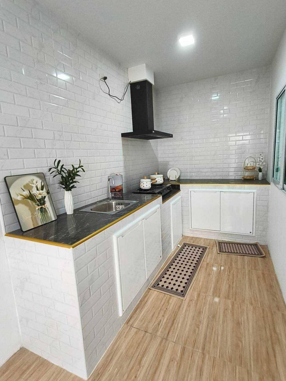 ขายทาวน์โฮมมีนบุรี-ร่มเกล้า : ขายทาวน์เฮ้าส์ 2 ชั้น หมู่บ้านพฤกษาวิลล์ 62/1 ถนนนิมิตรใหม่ ใกล้มีนบุรี หทัยราษฎร์ เลียบคลองสอง  ลำลูกกา สายไหม รามอินทรา สุวินทวงศ์ ทางด่วนจตุโชติวง แหวนรอบนอกบางนา-บางปะอิน มอเตอร์เวย์ สนามบินสุวรรณภูมิ  โรงพยาบาลสินแพทย์ โรงพยาบาลนพรัตน์ ซาฟารีเวิลด์ พ