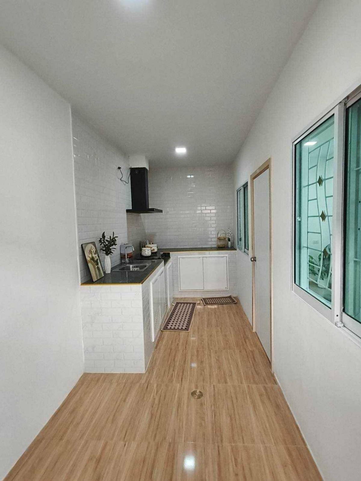 ขายทาวน์โฮมมีนบุรี-ร่มเกล้า : ขายทาวน์เฮ้าส์ 2 ชั้น หมู่บ้านพฤกษาวิลล์ 62/1 ถนนนิมิตรใหม่ ใกล้มีนบุรี หทัยราษฎร์ เลียบคลองสอง  ลำลูกกา สายไหม รามอินทรา สุวินทวงศ์ ทางด่วนจตุโชติวง แหวนรอบนอกบางนา-บางปะอิน มอเตอร์เวย์ สนามบินสุวรรณภูมิ  โรงพยาบาลสินแพทย์ โรงพยาบาลนพรัตน์ ซาฟารีเวิลด์ พ