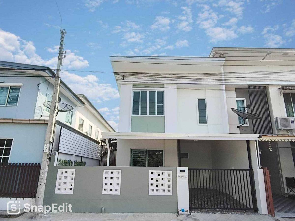 ขายทาวน์โฮมมีนบุรี-ร่มเกล้า : ขายทาวน์เฮ้าส์ 2 ชั้น หมู่บ้านพฤกษาวิลล์ 62/1 ถนนนิมิตรใหม่ ใกล้มีนบุรี หทัยราษฎร์ เลียบคลองสอง  ลำลูกกา สายไหม รามอินทรา สุวินทวงศ์ ทางด่วนจตุโชติวง แหวนรอบนอกบางนา-บางปะอิน มอเตอร์เวย์ สนามบินสุวรรณภูมิ  โรงพยาบาลสินแพทย์ โรงพยาบาลนพรัตน์ ซาฟารีเวิลด์ พ