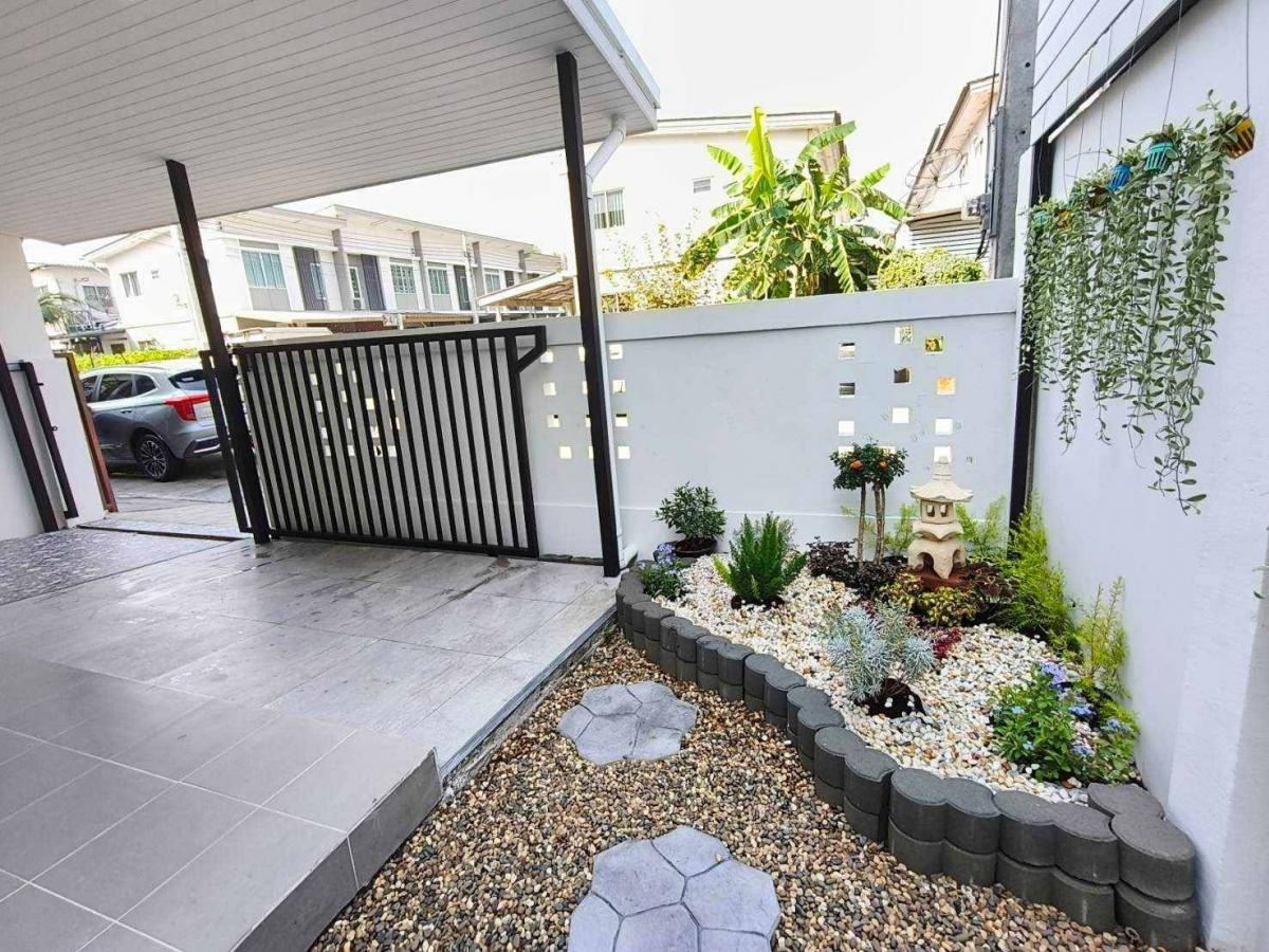 ขายทาวน์โฮมมีนบุรี-ร่มเกล้า : ขายทาวน์เฮ้าส์ 2 ชั้น หมู่บ้านพฤกษาวิลล์ 62/1 ถนนนิมิตรใหม่ ใกล้มีนบุรี หทัยราษฎร์ เลียบคลองสอง  ลำลูกกา สายไหม รามอินทรา สุวินทวงศ์ ทางด่วนจตุโชติวง แหวนรอบนอกบางนา-บางปะอิน มอเตอร์เวย์ สนามบินสุวรรณภูมิ  โรงพยาบาลสินแพทย์ โรงพยาบาลนพรัตน์ ซาฟารีเวิลด์ พ