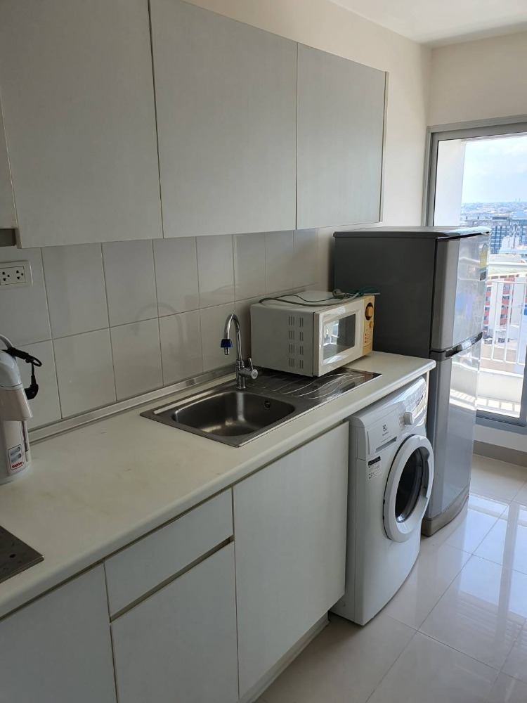 For SaleCondoLadprao, Central Ladprao : Very good price! If youre late, youll definitely miss out. Rooms go very fast 🔥Life@Ladprao 18🔥 Big room, good price, big site, very nice to live in. Dont miss it! If interested, contact 0876358339