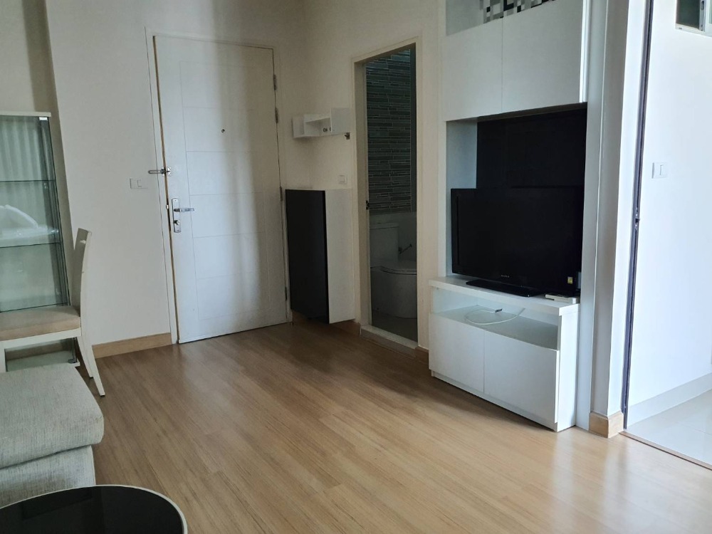 For SaleCondoLadprao, Central Ladprao : Very good price! If youre late, youll definitely miss out. Rooms go very fast 🔥Life@Ladprao 18🔥 Big room, good price, big site, very nice to live in. Dont miss it! If interested, contact 0876358339