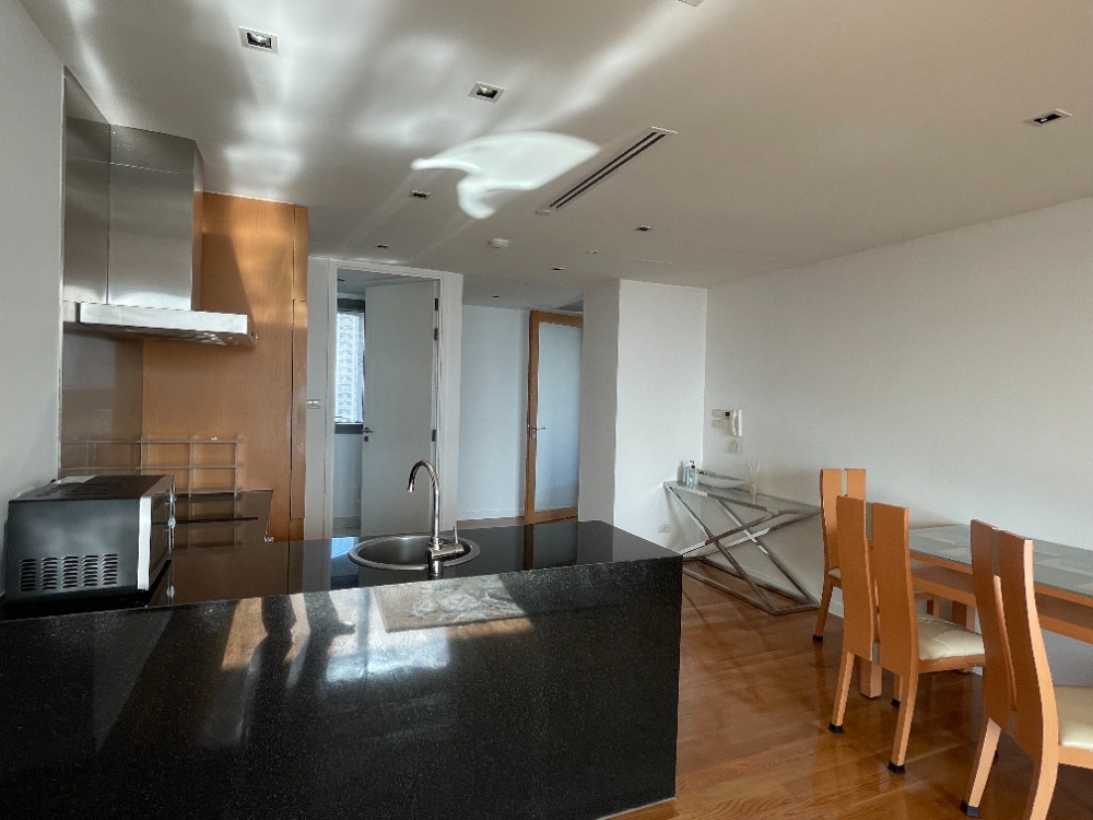 ขายคอนโดพระราม 3 สาธุประดิษฐ์ : The Pano Rama 3 / วิวแม่น้ำ สภาพดี / 2 นอน 107 ตร.ม. โทร 0937890899