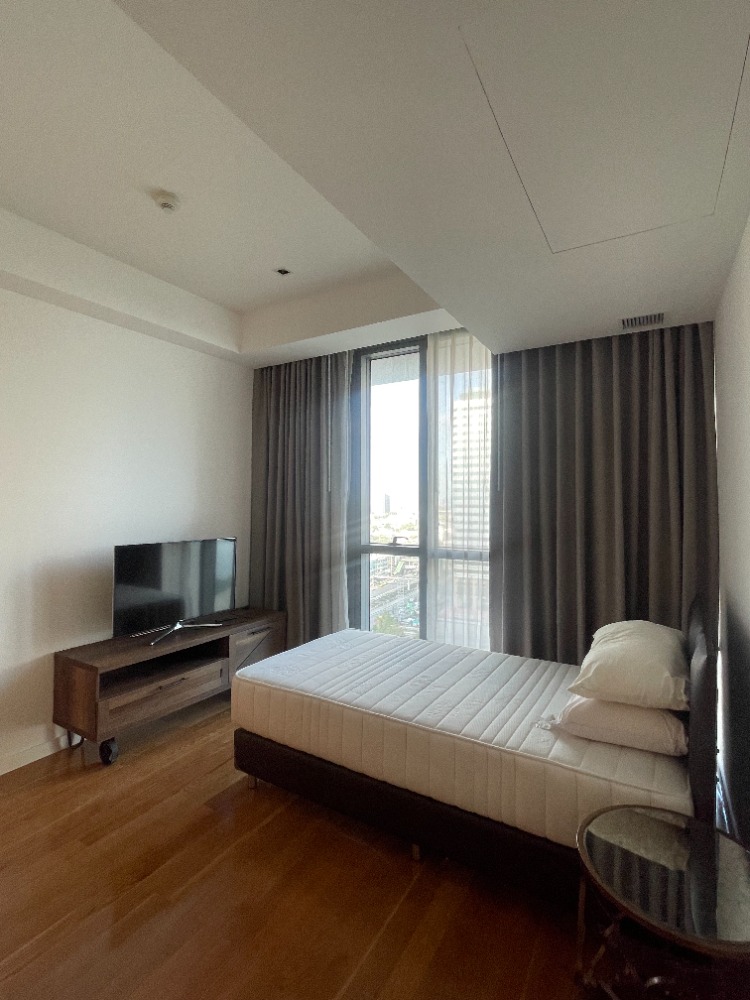 ขายคอนโดพระราม 3 สาธุประดิษฐ์ : The Pano Rama 3 / วิวแม่น้ำ สภาพดี / 2 นอน 107 ตร.ม. โทร 0937890899