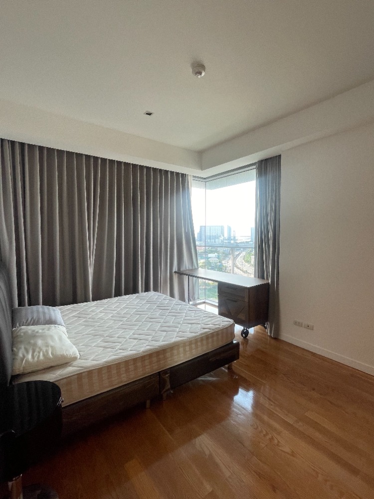 ขายคอนโดพระราม 3 สาธุประดิษฐ์ : The Pano Rama 3 / วิวแม่น้ำ สภาพดี / 2 นอน 107 ตร.ม. โทร 0937890899