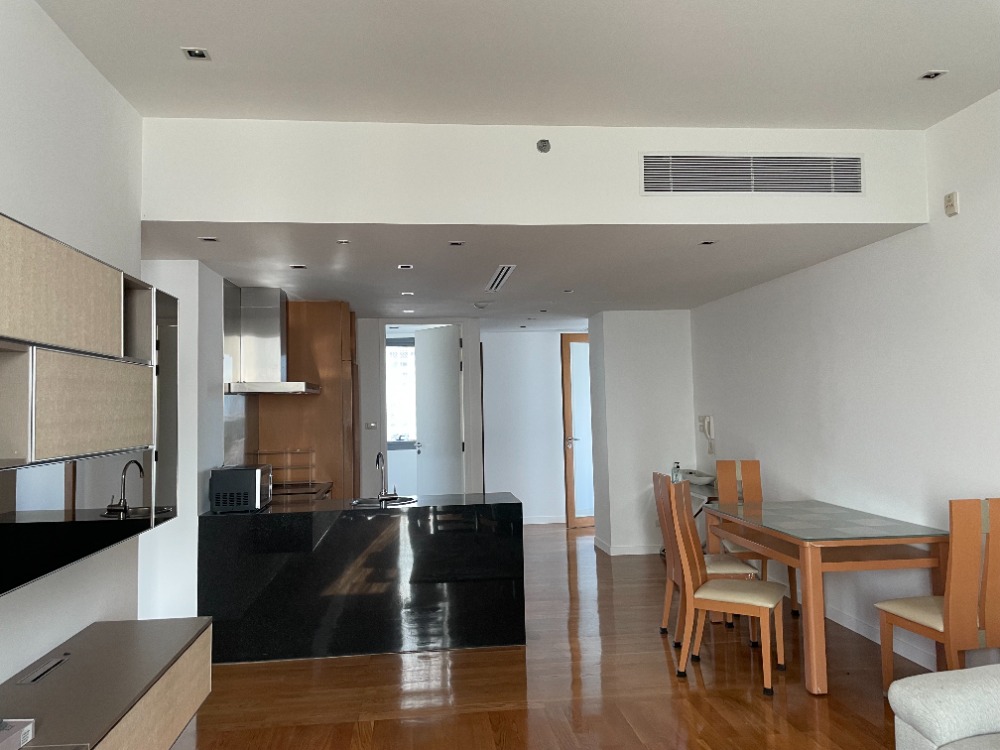 ขายคอนโดพระราม 3 สาธุประดิษฐ์ : The Pano Rama 3 / วิวแม่น้ำ สภาพดี / 2 นอน 107 ตร.ม. โทร 0937890899