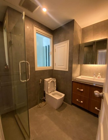 ให้เช่าคอนโดสุขุมวิท อโศก ทองหล่อ : ให้เช่า วินด์ สุขุมวิท 23 PENTHOUSE ชั้น 21-22 ใกล้ ห้างสรรพสินค้าเทอร์มินอล 21