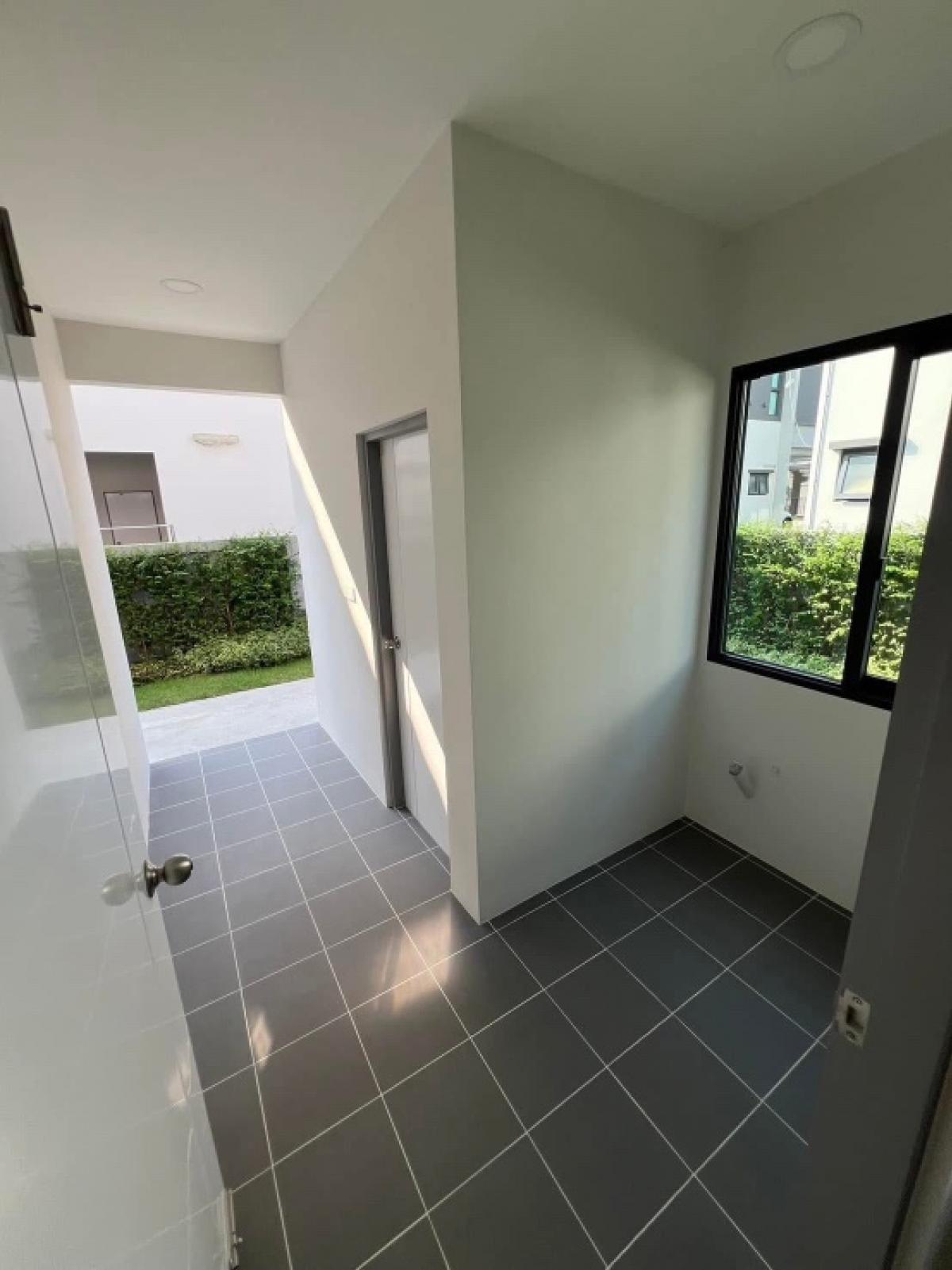 ให้เช่าโฮมออฟฟิศนวมินทร์ รามอินทรา : ปล่อยเช่า Modern Home Office ในโครงการ เดอะซิตี้ รามอินทรา - วงแหวน, ซอยไทยรามัญ ทำเล พระยาสุเรนทร์ คลองสามวา บ้านสวยคุณภาพ จดทะเบียนบริษัทได้