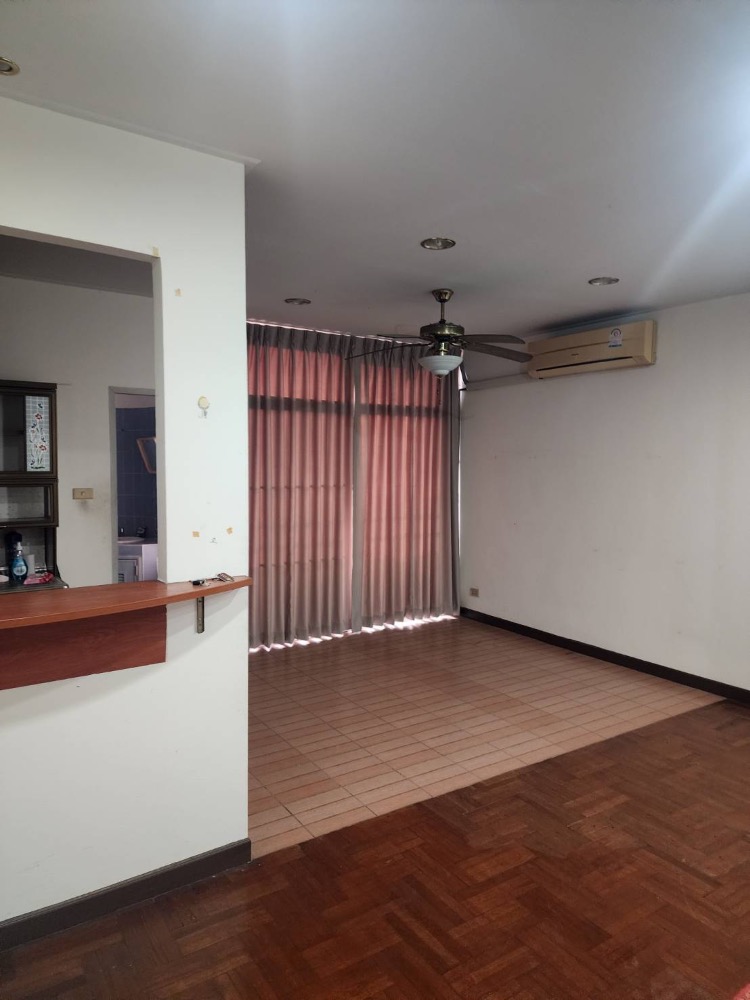 For RentCondoPattanakan, Srinakarin : Big room for rent, not expensive, Thai Rong Tower Condo, 2-3 bedrooms, 3 bathrooms