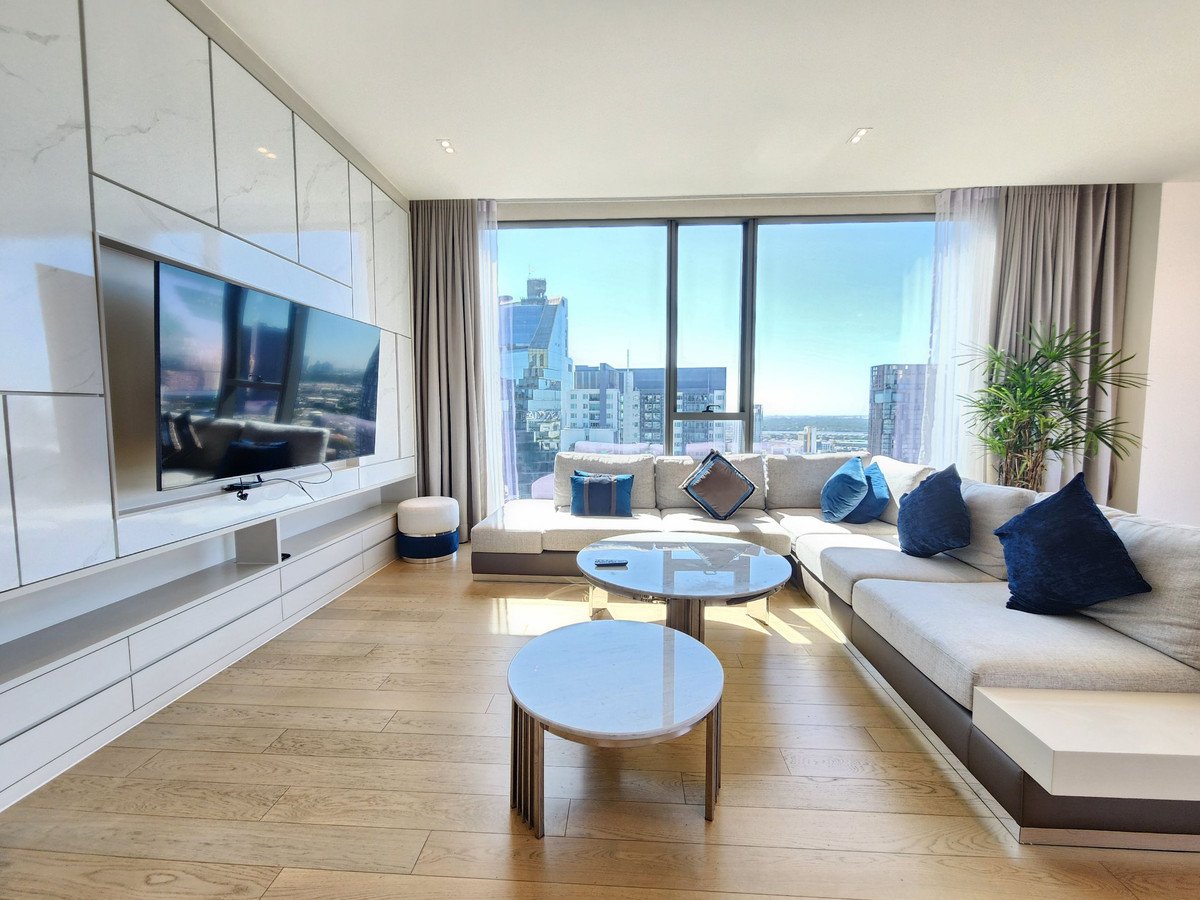 ให้เช่าคอนโดสุขุมวิท อโศก ทองหล่อ : Stunning 3-bedroom penthouse at The Strand Thonglor for rent! 🏙️ 🌟 #PenthouseForRent #ThonglorLiving #LuxuryLiving