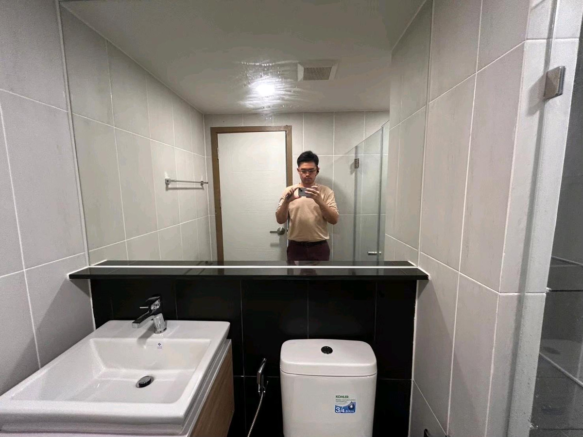 For RentCondoSamut Prakan,Samrong : 📍Room available, ready to move in on May 1, 2026, good location, convenient travel, next to Srinakarin Road. Near the Yellow Line