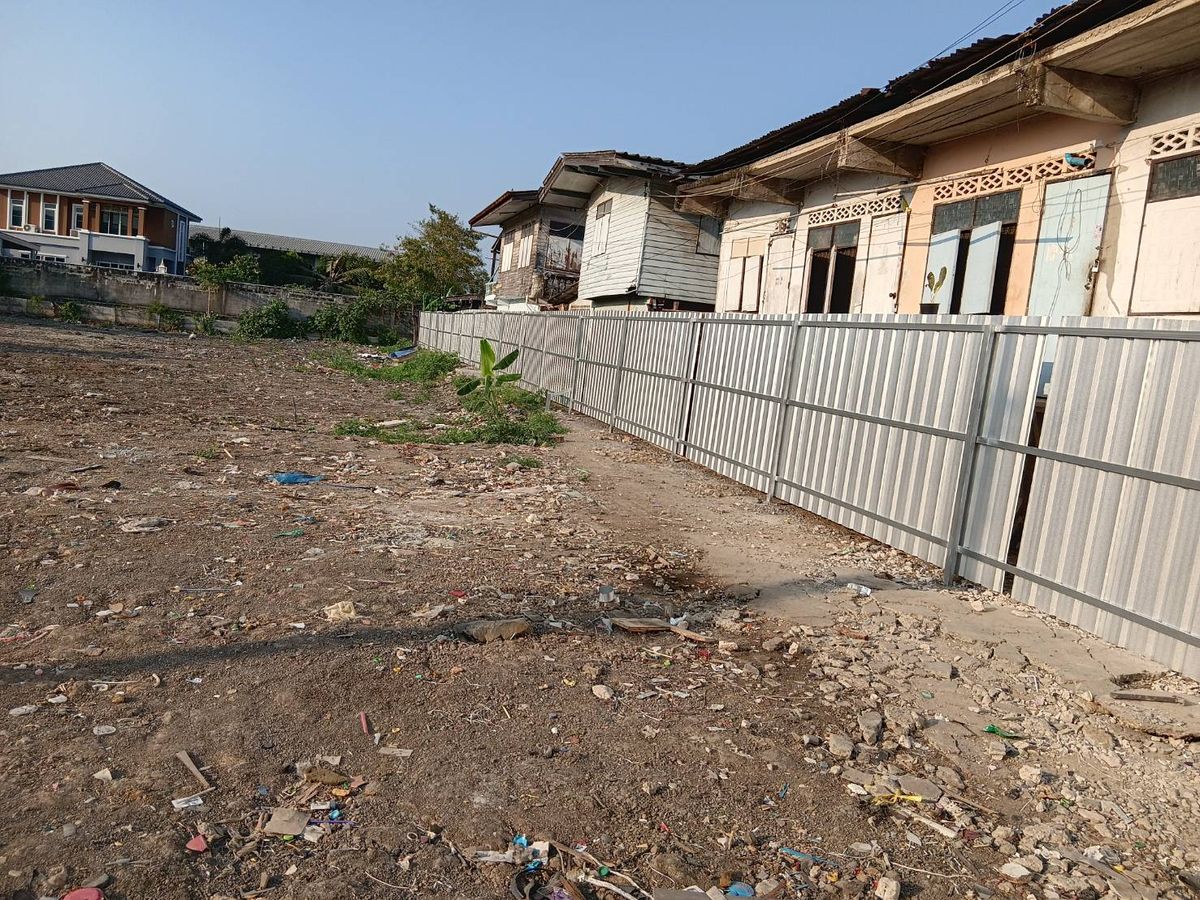 For SaleLandSamut Prakan,Samrong : Land for sale, 1 rai, Soi Piset 2, Bang Phli Yai, Bang Phli, Samut Prakan.