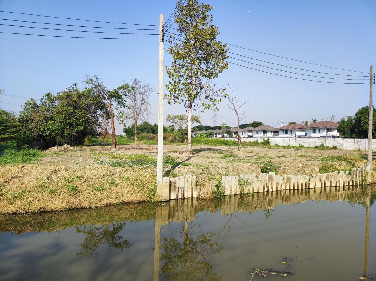 For SaleLandSilom, Saladaeng, Bangrak : Land for sale on the road, Kanchana, Dok Mai Subdistrict, Prawet District