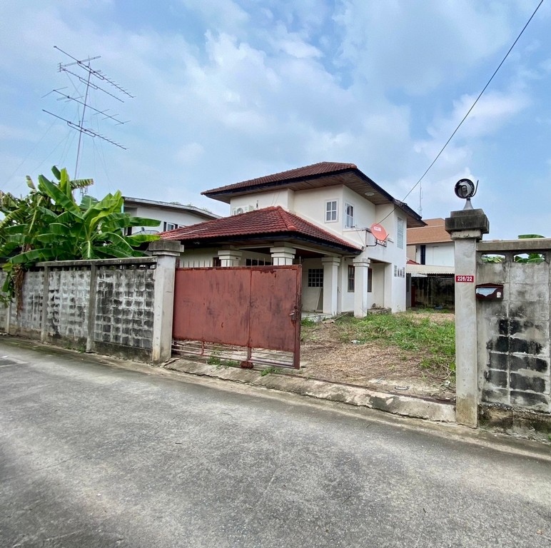 For SaleLandNakhon Pathom : Land for sale with buildings, Nakhon Pathom, 25 Jan Road, Soi 7/1, good price, near community