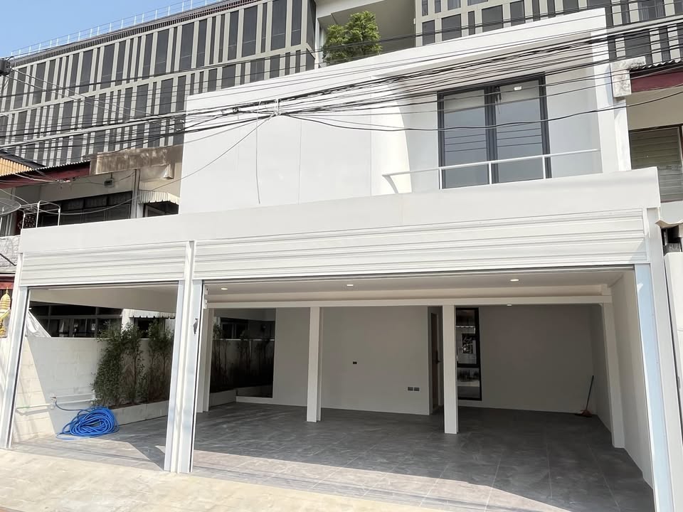 ขายบ้านสะพานควาย จตุจักร : บ้านแฝด ซอย ประดิพัทธ์ 15 / 3 ห้องนอน (ขาย), Semi - Detached House Soi Pradiphat 15 / 3 Bedrooms (SALE) NUB749