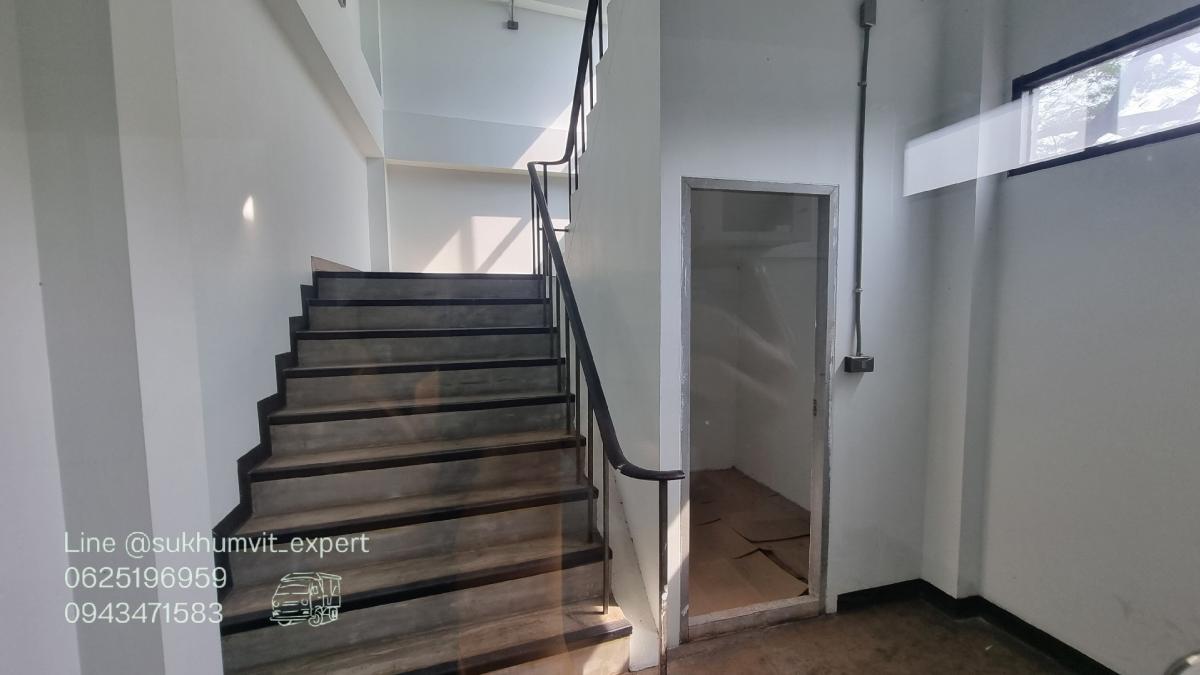 ให้เช่าอาคารพาณิชย์คลองเตย กล้วยน้ำไท : พระราม 4  ให้เช่าอาคารพาณิชย์ ใกล้ MRTเหมาะทำโชว์รูม ออฟฟิศ จอดรถได้ 10 คัน