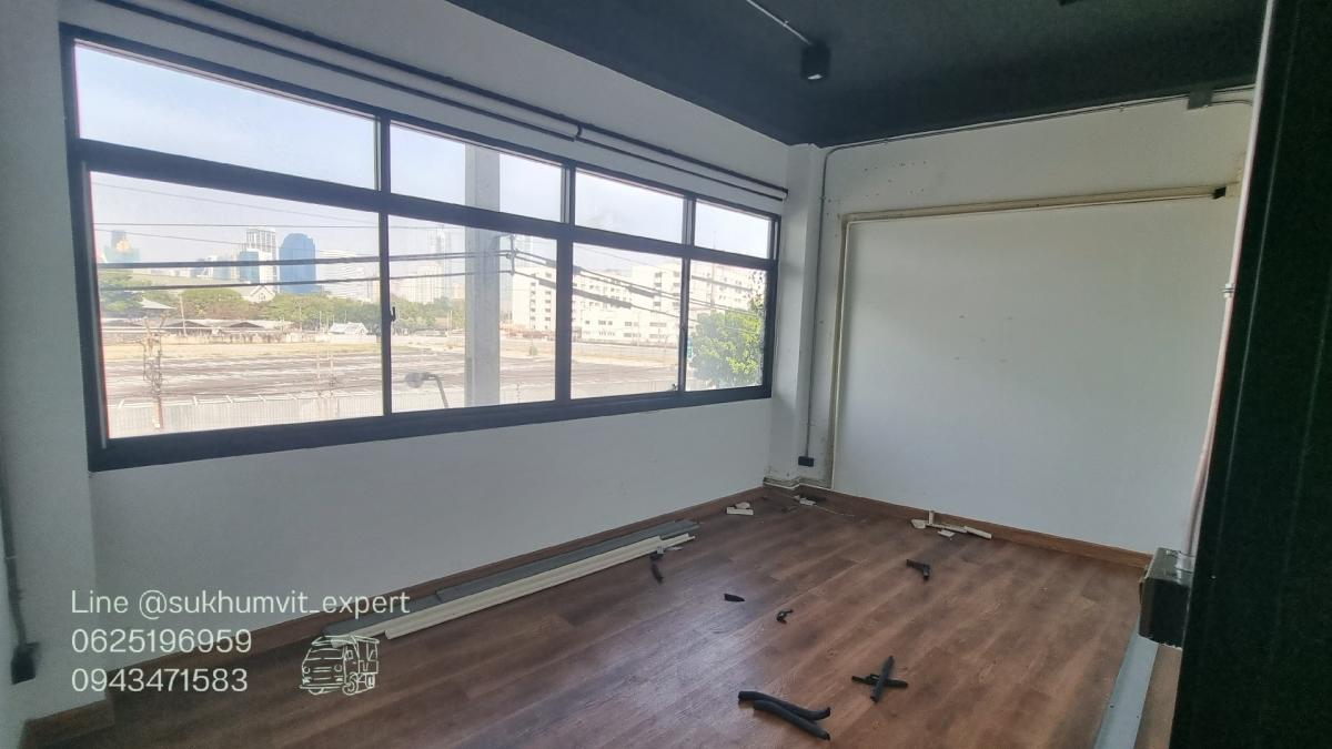 ให้เช่าอาคารพาณิชย์คลองเตย กล้วยน้ำไท : พระราม 4  ให้เช่าอาคารพาณิชย์ ใกล้ MRTเหมาะทำโชว์รูม ออฟฟิศ จอดรถได้ 10 คัน