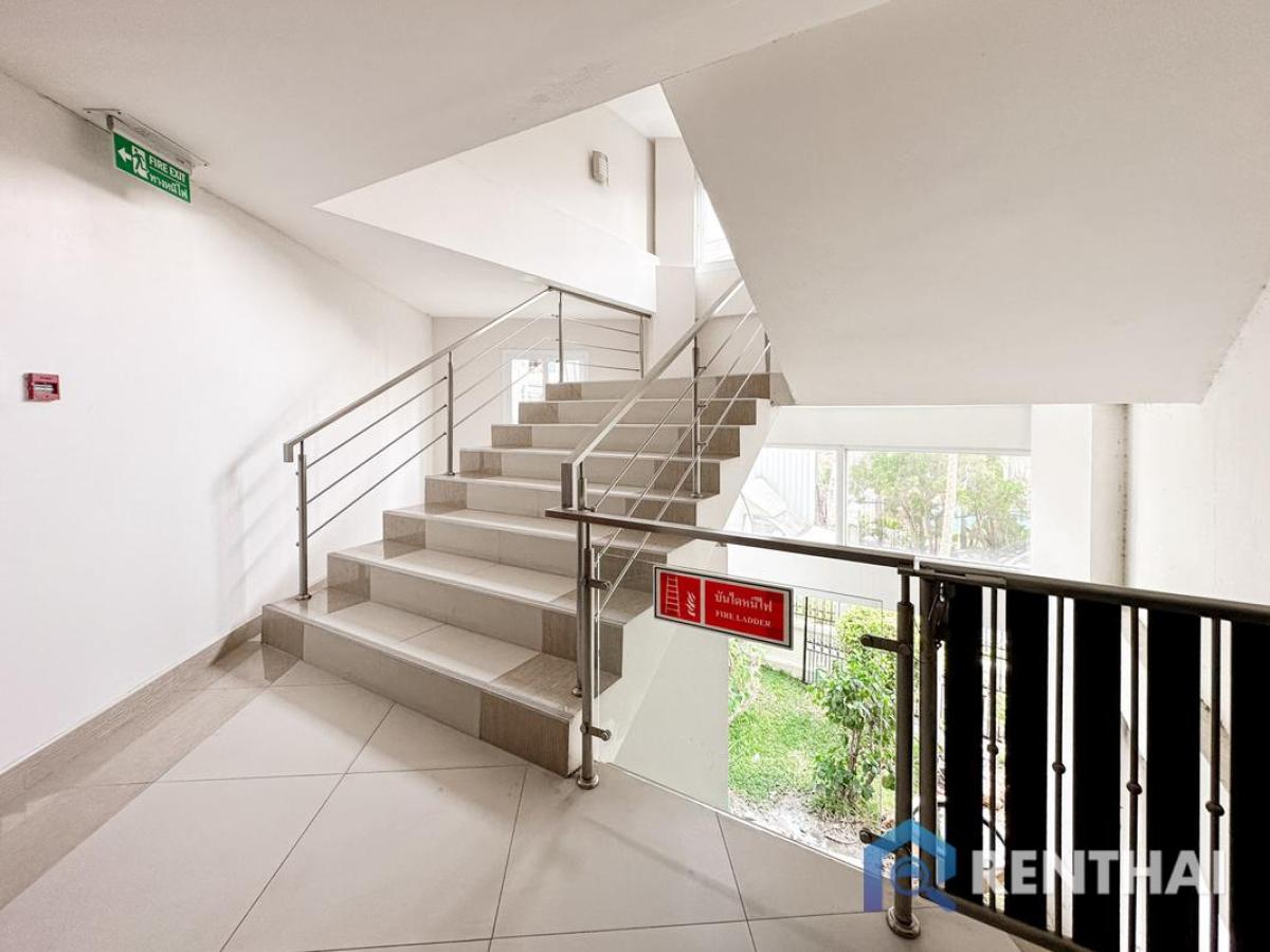 ขายคอนโดพัทยา บางแสน ชลบุรี สัตหีบ : สำหรับ ขาย คอนโด 2 ห้องนอน ที่ Ruamchok Condoview 2