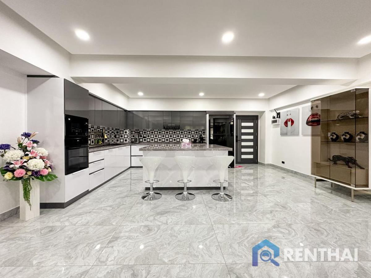 ขายคอนโดพัทยา บางแสน ชลบุรี สัตหีบ : สำหรับ ขาย คอนโด 2 ห้องนอน ที่ Ruamchok Condoview 2